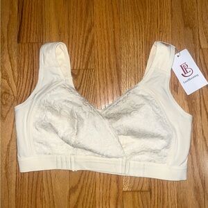 NWT Easeblooming Adudtsble Bra Large